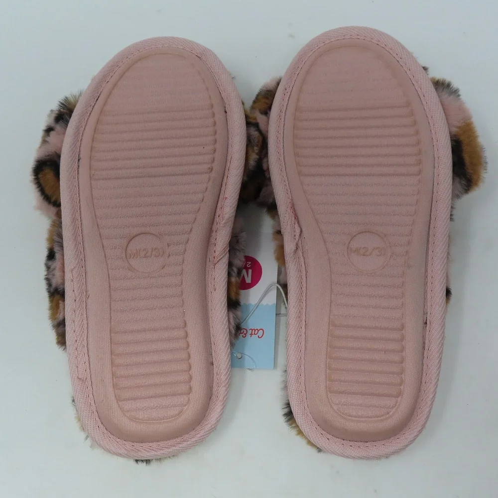 Cat & Jack Girls Pink Leopard Faux Fur‎ Criss Cross Slippers Medium 2/3 Brooklyn